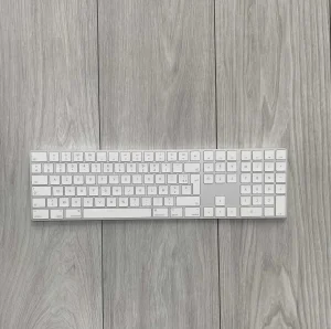 Magic Keyboard 2 with numeric white