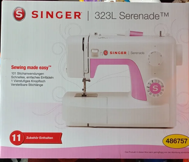 Novogodišnji popust! Singer 323 L Serenade mašina za šivenje