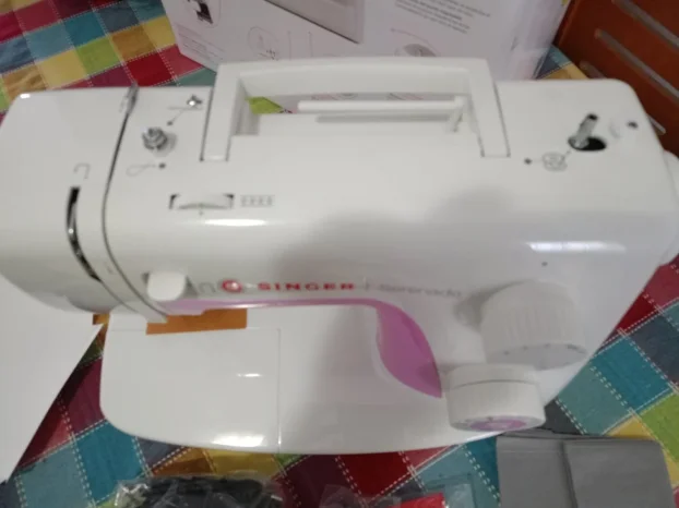 Novogodišnji popust! Singer 323 L Serenade mašina za šivenje