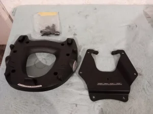 Yamaha FJR 1300, nosac zadnjeg kofera sa plocom