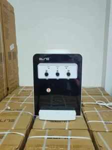 APARAT ZA VODU ELITE 2522 Elite mini stolni crni Topla i hla