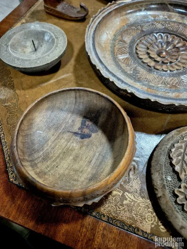 Stari drveni Etno predmeti iz 70- tih hodina