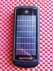 SAMSUNG 1107, sa poklopcem za solarno punjenje, SRPSKI MENI.