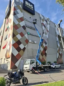 Kamion sa korpom do 20m iznajmljivanje