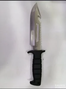 Noz za prezivljavanje rambo noz