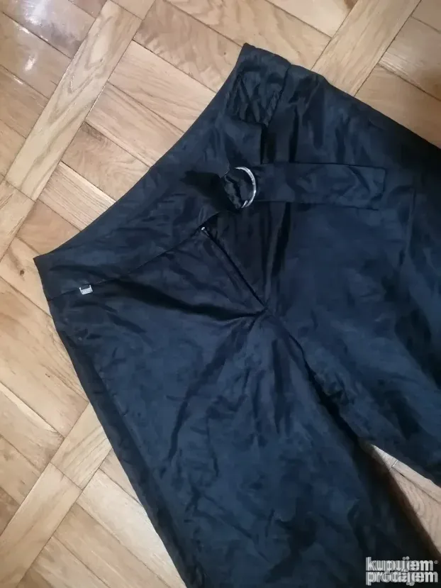 AIRFIELD skupocene široke šuškave pantalone M