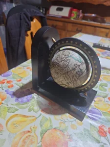 Odličan stari stoni globus