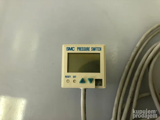 SMC ZSE4-01-65-Q digitalni prekidač pritiska