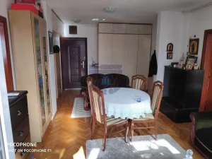 Odličan dvoiposoban stan Nova Detelinara 49m2