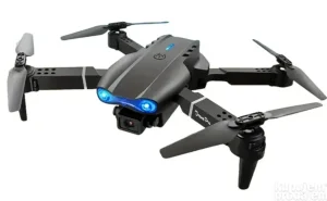 Dron E99 Dve kamere i 12 minuta leta zabave