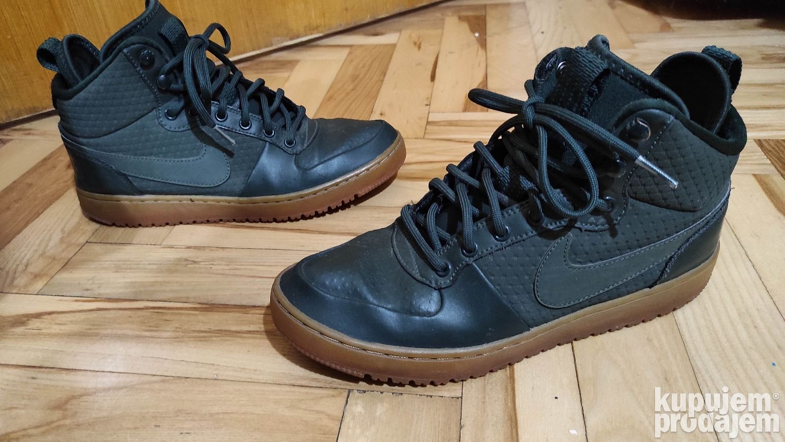 ナイキEbernon MidWinter Burgundy AQ8754 600 Nike Court Borough