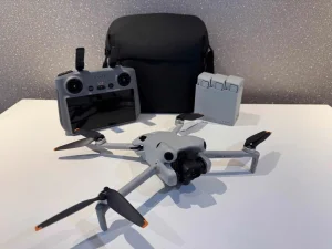 DJI Mini 4 Pro Fly More Combo [DJI Rc2] / Odlican / Povoljno