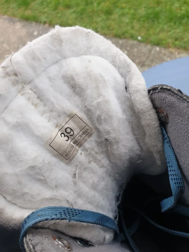 TOP Ponuda - Odlicne klizaljke CCM Ribcore 42K 39br 250mm