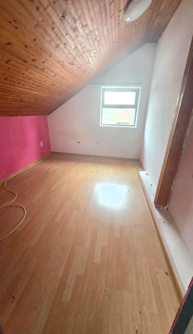 Zemun, Prvomajska, 4.5 četvoroiposoban, 90 m²