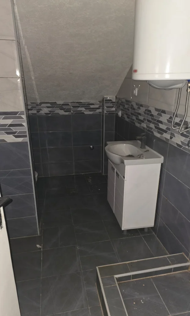 Zemun, Prvomajska, 4.5 četvoroiposoban, 90 m²