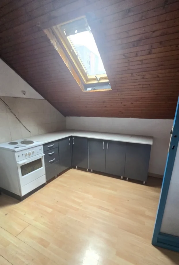 Zemun, Prvomajska, 4.5 četvoroiposoban, 90 m²