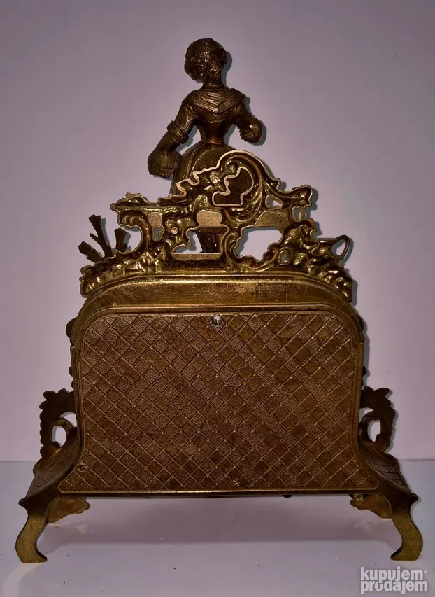 Prelep stari komodni mesingani sat Luj XV