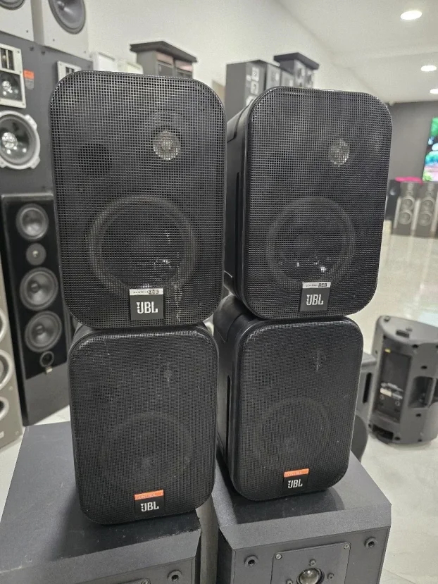 JBL Control 1 Crni