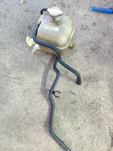 Hyundai Tucson 2.0crdi posuda vode