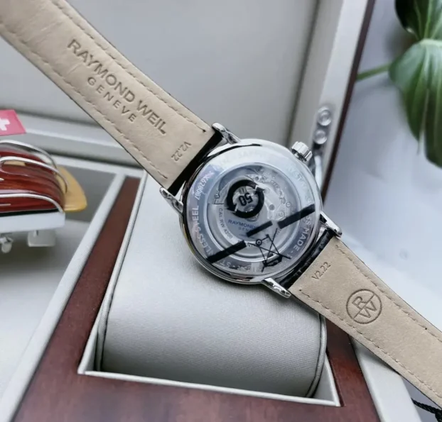 Nov Raymond Weil Maestro automatik 39.5mm