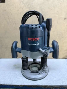 BOŠ Frezer 2000W ODLICAN