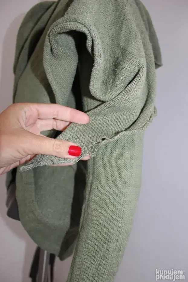 dzemper zenski pamucni pocepan aura knits sa kapuljacom M/38