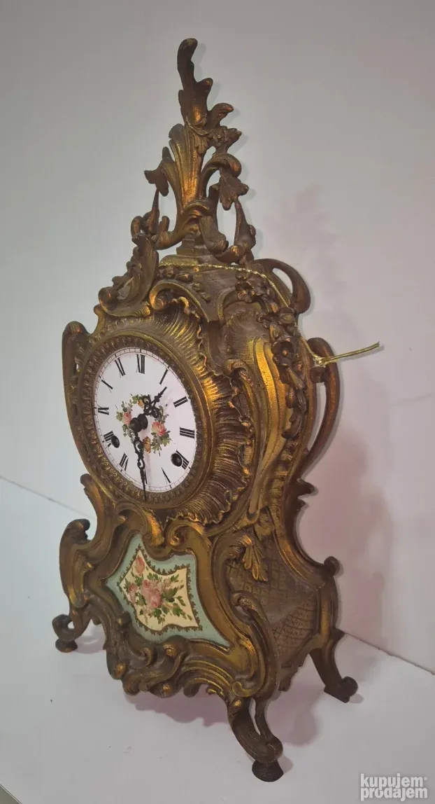 Prelep stari oslikani komodni mesingani sat Luj XV - 1