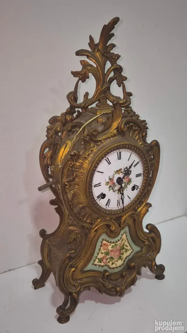 Prelep stari oslikani komodni mesingani sat Luj XV - 1