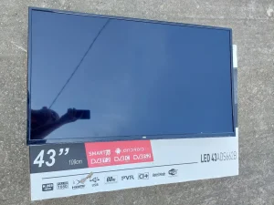 Televizor Vox 43 smart za delove