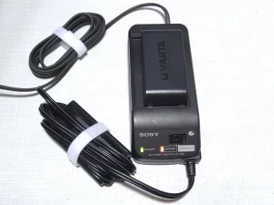 Punjač adapter ORIG SONY AC-V16A za KAMKORDERE KAMEREodličan