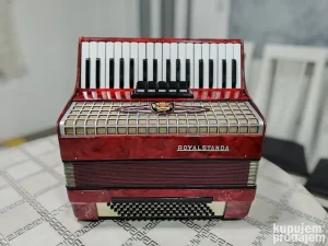 Na prodaju harmonika ispravna sve radi 80 bass  moguca zamje