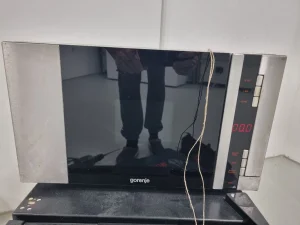 Mikrotalasna pecnica