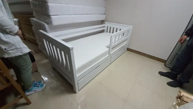 Krevet Sofa Vertikal beli bukva