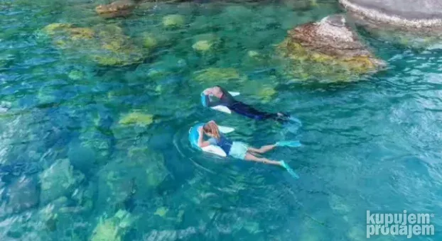 Plutača za snorkeling plava