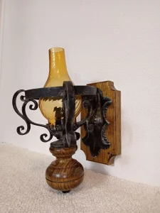 lampa zidna kovano gvozdje ručni rad