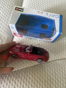 Burago metalni autic