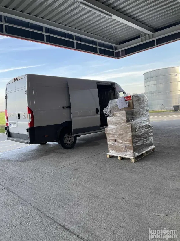 Kombi prevoz robe i selidbe 064/49-100-18  Beograd