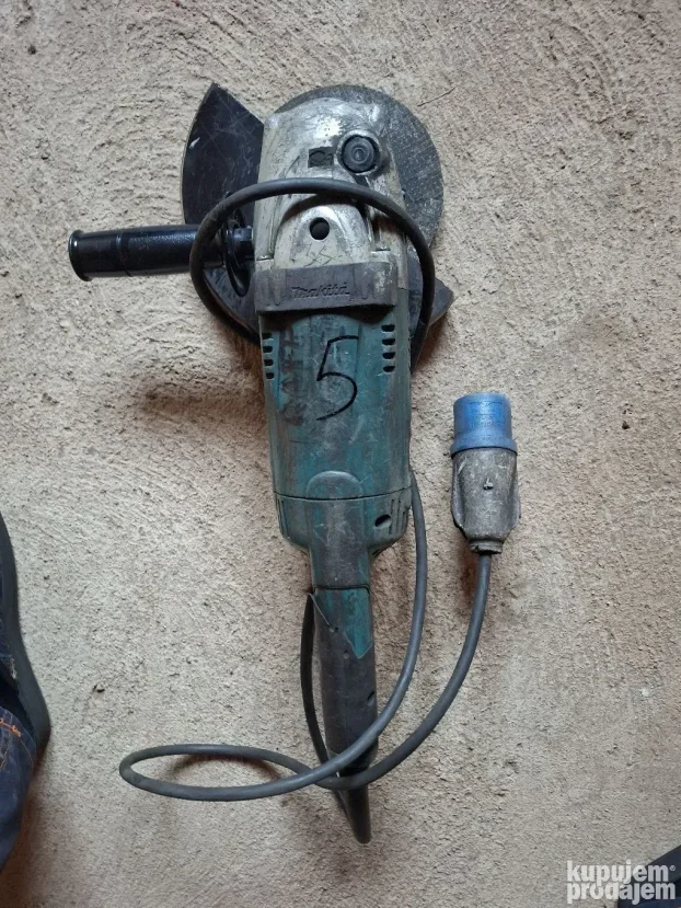 Makita ga9020