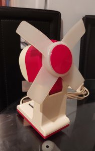 Stari dizajnerski čehoslovački ventilator "SV-8"