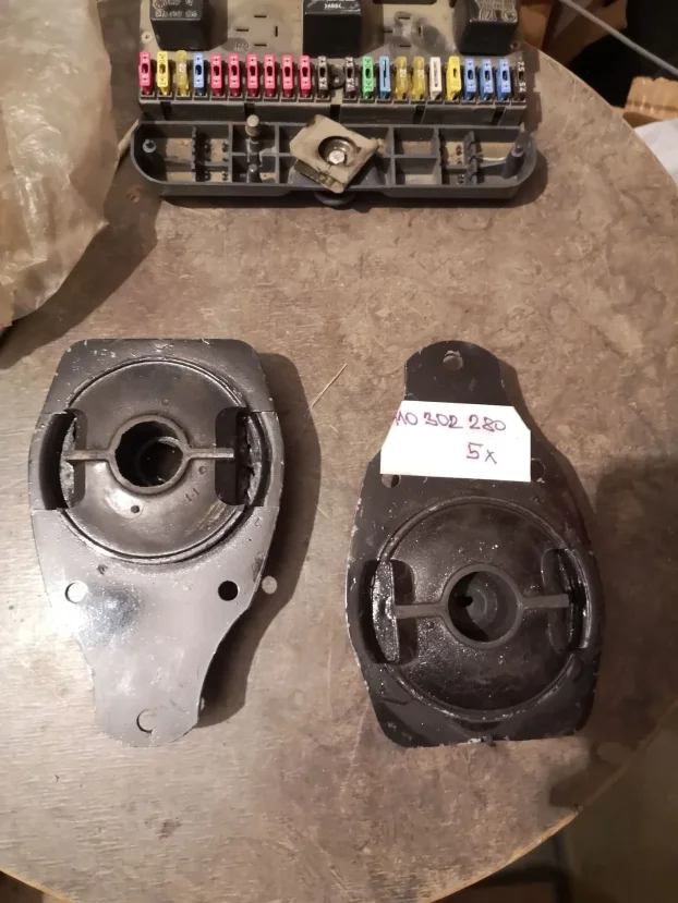 Selen blok zadnjeg mosta Skoda 100 110 120 105 lafeta NOVO