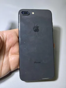 iPhone 8 Plus kuciste sa elektronikom
