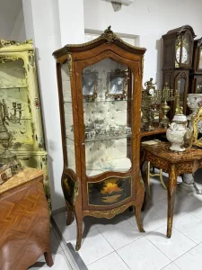 Stilska vitrina Luj XV (oslikana)