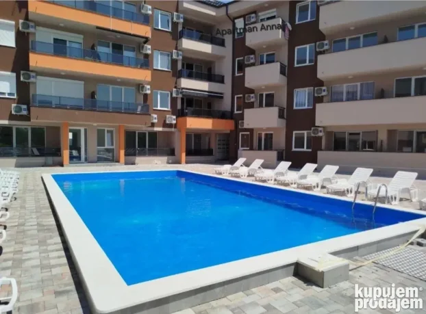 Apartman Nela Srebrno jezero sa bazenom