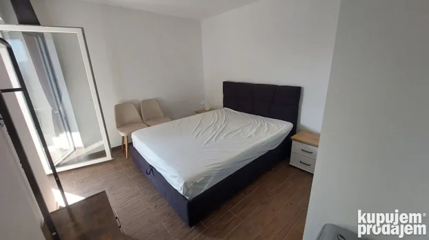 Apartman Nela Srebrno jezero sa bazenom