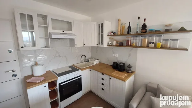 Apartman Nela Srebrno jezero sa bazenom