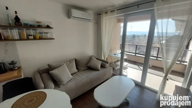 Apartman Nela Srebrno jezero sa bazenom
