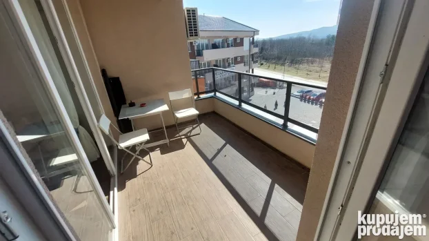 Apartman Nela Srebrno jezero sa bazenom