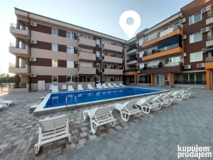 Apartman Nela Srebrno jezero sa bazenom