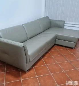 Ugaona kožna garnitura, skoro novo