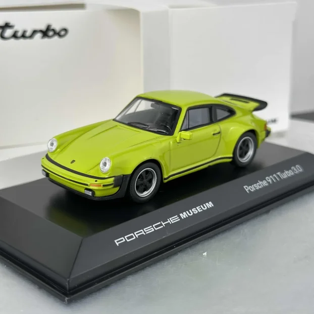 1/43 Original Porsche 911 Turbo 3.0 zeleni